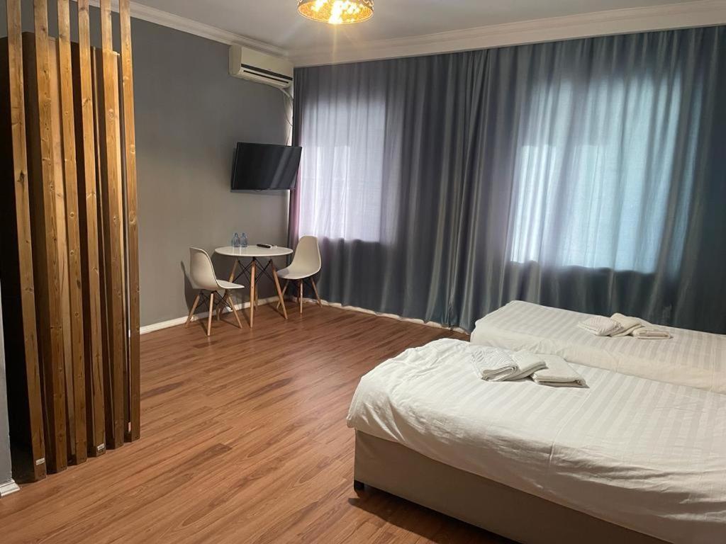 Hotel Mandarin Atyraū Zewnętrze zdjęcie